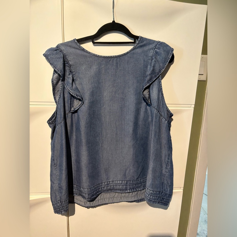 Reitmans Blue Flutter Sleeve Ruffled Blouse